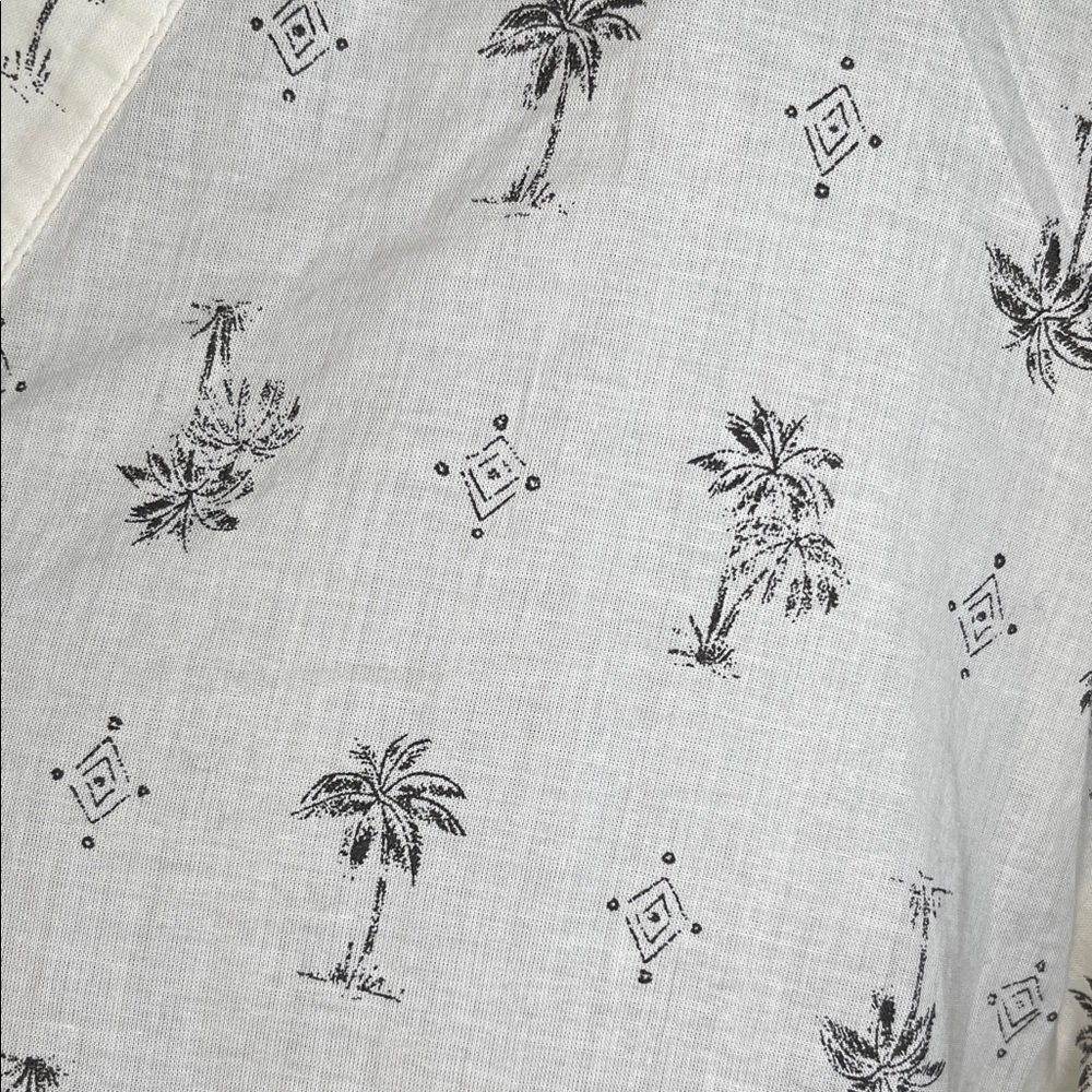 Lucky Brand Large Cream Palm Print Blouse NWT - Picture 3 of 5